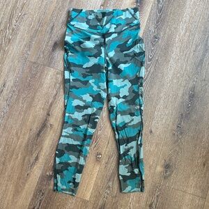 Lululemon Athletica Teal and Gray Camo Leggings